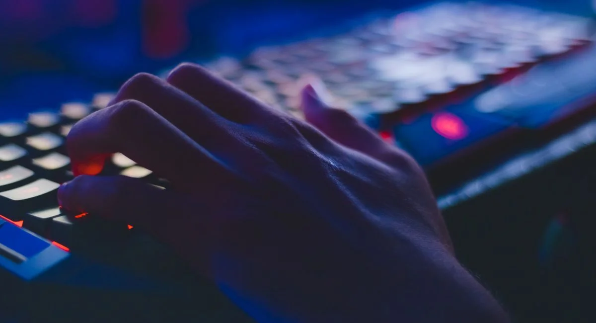 Maîtriser les alertes de promotion sur les jeux dématérialisés pour acheter au juste prix et déjouer les pièges commerciaux