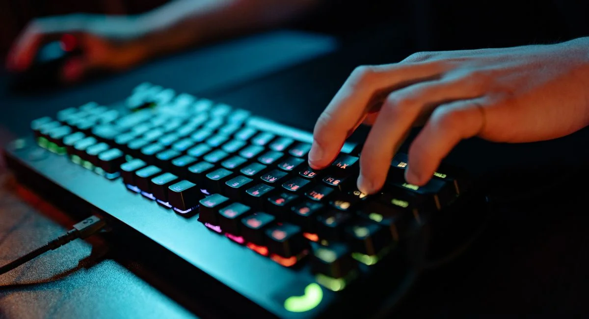 Appliquer un code promo sur vos accessoires gaming demande cinq étapes clés que nous décortiquons pour éviter les pièges courants