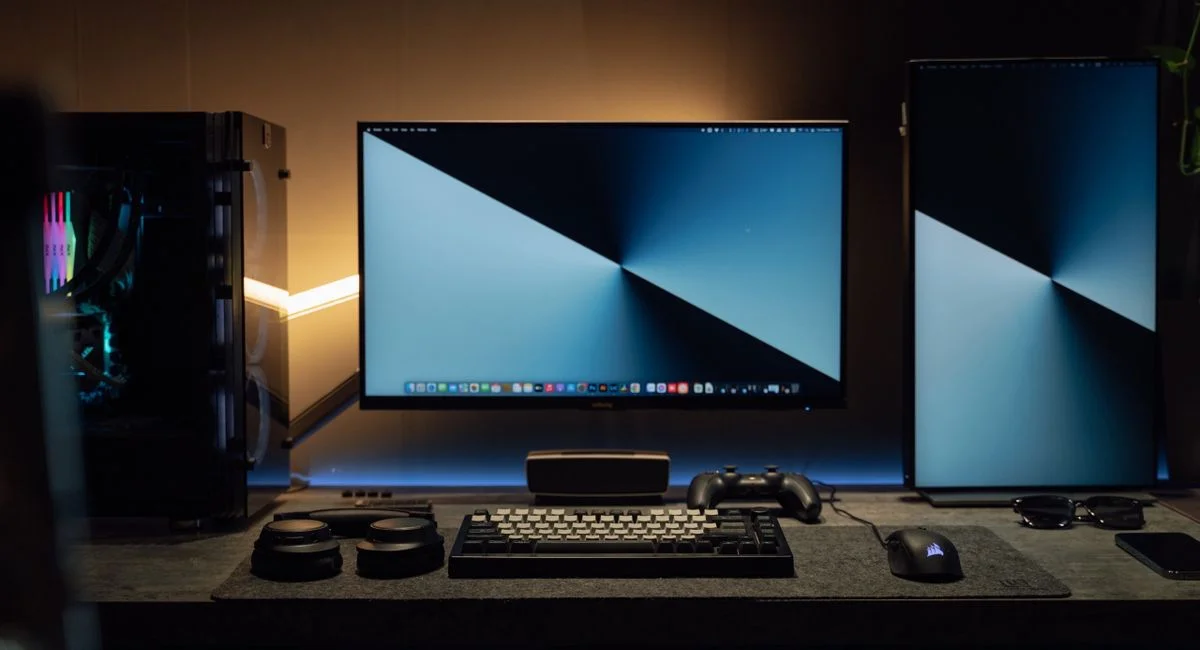 Créer un véritable espace gaming passe par 5 dimensions essentielles : découvrez comment transformer votre chambre en setup complet de maestria.